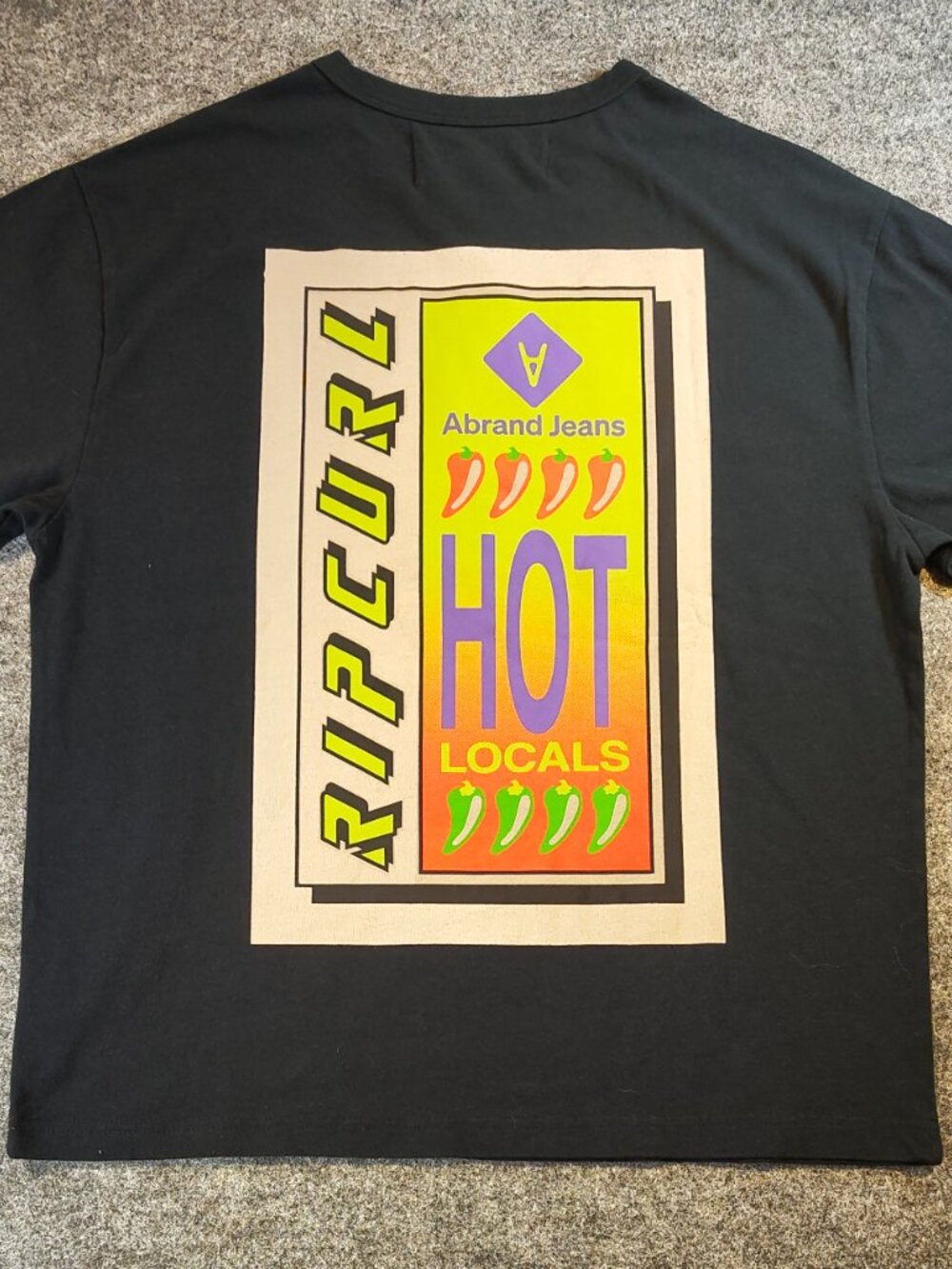 Abrand Jeans x Rip Curl “Hot Locals” Tee – Men’s Medium